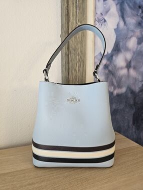 ✨ COACH Small Town Bucket Satchel/Shoulder Purse 💙 (Like New!)